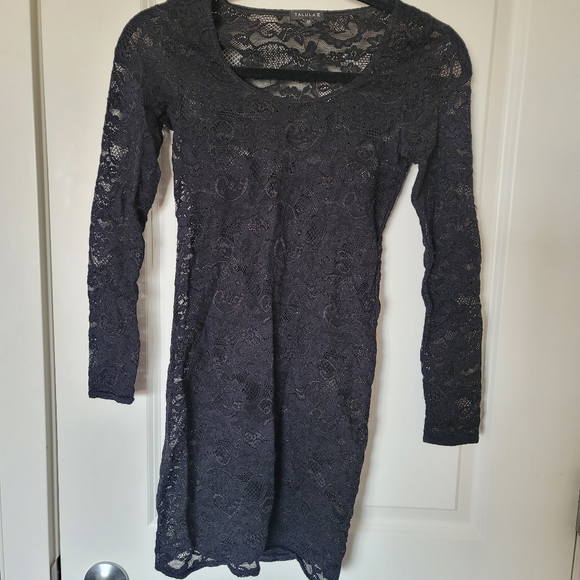 Dresses - Picture 4 of 4